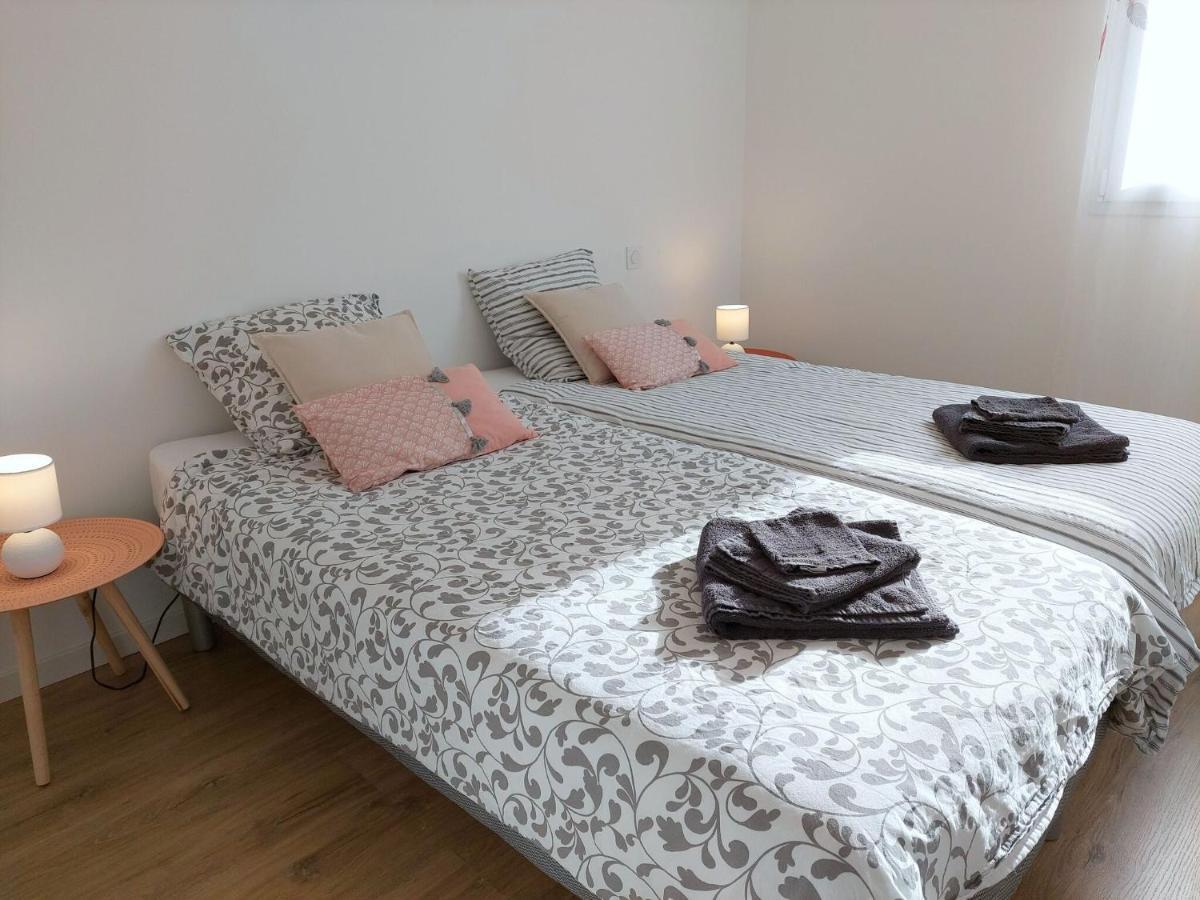Single Storey Holiday Home In Cléder المظهر الخارجي الصورة