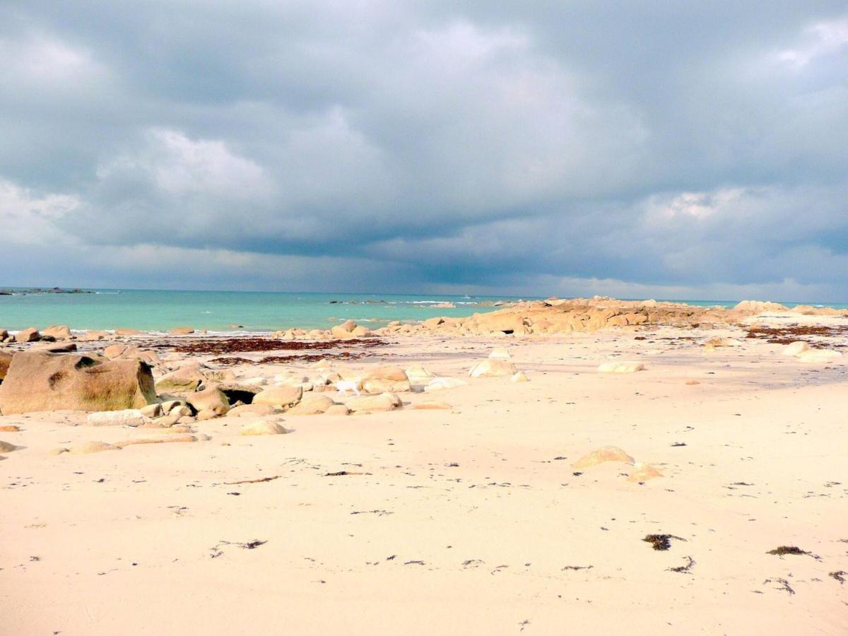 Single Storey Holiday Home In Cléder المظهر الخارجي الصورة